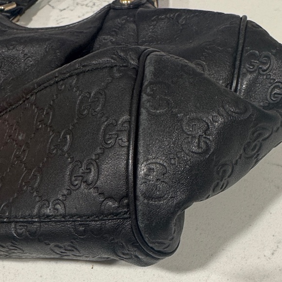 Gucci Hobo Bag in Black with Gold - Picture 5 of 9